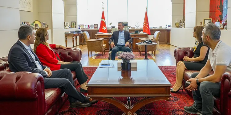 Özel, Çerkezoğlu ile bir araya geldi