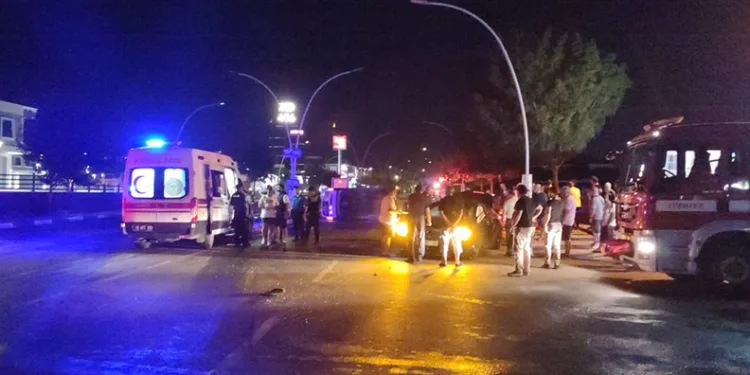 Ayvalık’ta iki araç çarpıştı: 2 yaralı