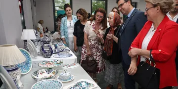 Olgun gençlerin el emeği eserleri yıl sonu sergisinde