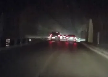 Pendik’te ışıkları yanmayan tünel tehlike saçıyor