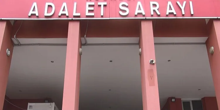 Annesini rahatsız ettiği iddiasıyla 61 yaşındaki adamı öldürdüler