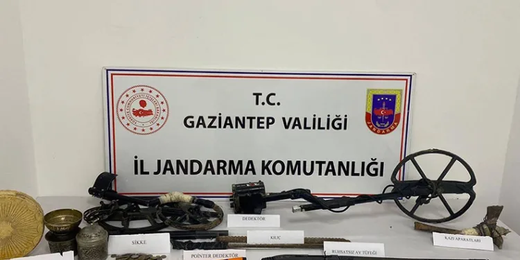 Tarihi eser operasyonunda 154 adet sikke ele geçirildi