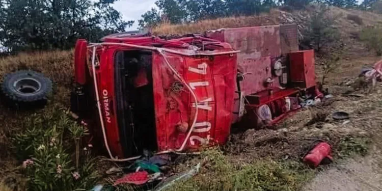 Yangına giden arazöz yoldan çıktı