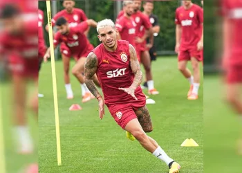 Galatasaray günün ilk idmanını yaptı