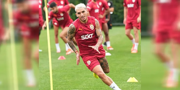 Galatasaray günün ilk idmanını yaptı