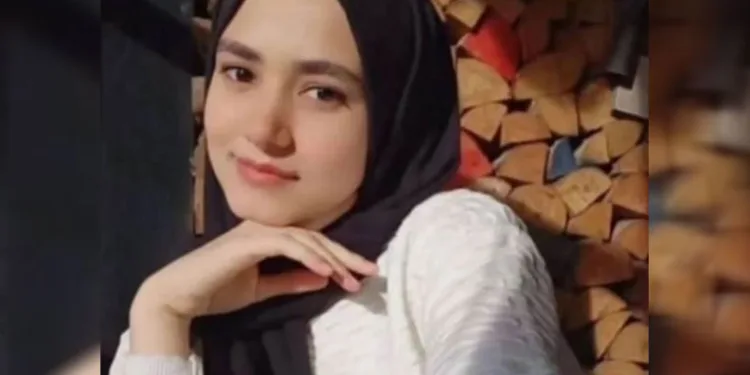 Eski eşi tarafından 13 yerinden bıçaklanarak öldürüldü