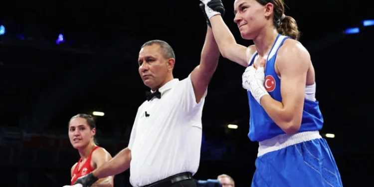 Hatice Akbaş çeyrek finalde