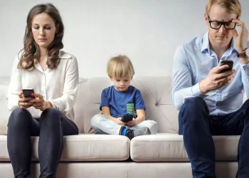 İnternet bağımlılığı boşanma sebebi sayıldı