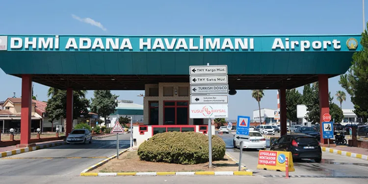 Adana’da vatandaşlar havalimanının yolcu uçuşuna kapatılmasını istemiyor