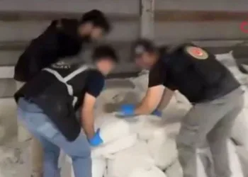 İran’dan Türkiye’ye gelen TIR’da 2.2 ton uyuşturucu ele geçirildi