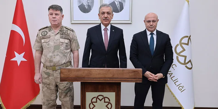 “1’i kırmızı kategoride aranan 3 terörist etkisiz hale getirildi”