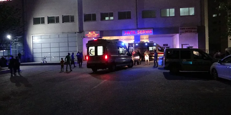 Tartıştığı şahsın göğsüne taşla vurarak kalbini patlattı