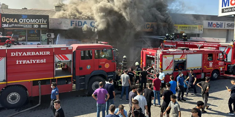 Diyarbakır’da 3. Sanayi Sitesinde yangın