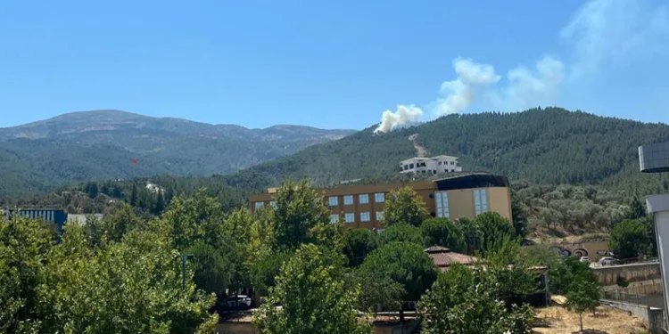 Manisa Spil Dağında korkutan yangın