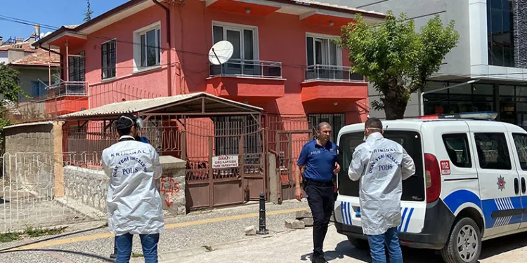 Yaşlı kadın günler sonra evinde ölü bulundu