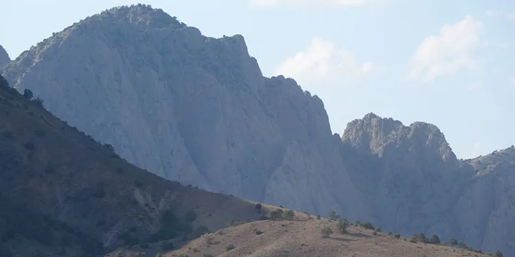 Yozgat’ta insan siluetine benzeyen dağ dikkat çekiyor
