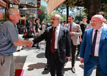 Vali Demirtaş, Bursalılarla vedalaştı