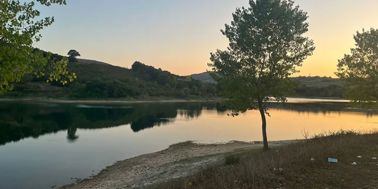 İki kardeş gölde can verdi