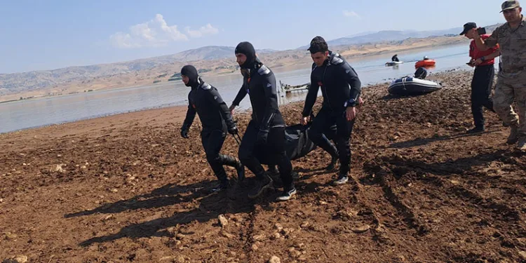 Babasının 16 yıl önce boğulduğu yerde boğuldu