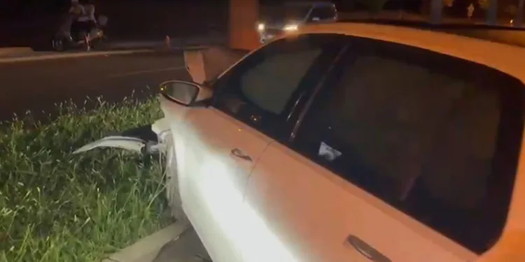 Otomobil ağaca çarptı: 1 yaralı