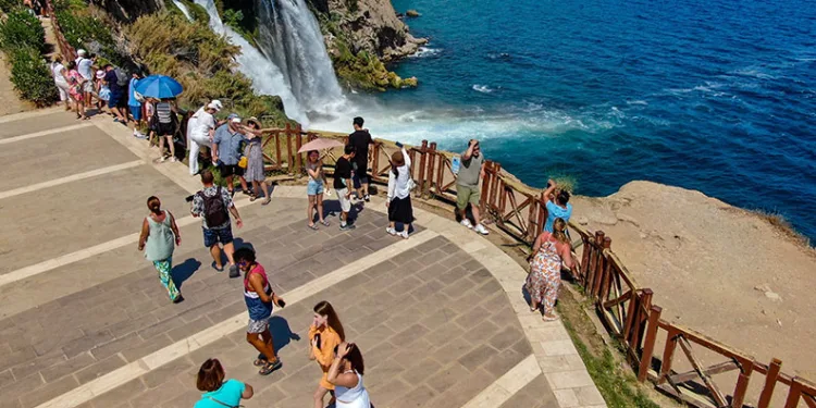 7 ayda 9 milyon turist