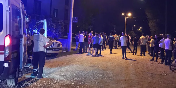 Kardeş kavgasını ayırmaya çalışan enişte bıçaklandı