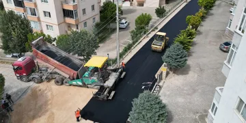 Esentepe Mahallesi’nde asfalt çalışmaları başladı