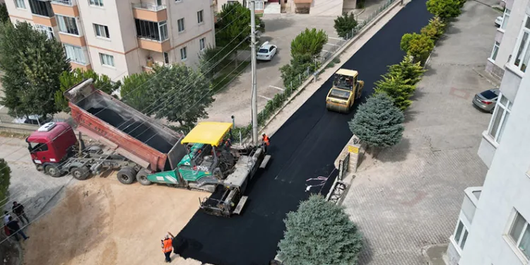 Esentepe Mahallesi’nde asfalt çalışmaları başladı