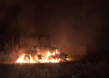 Bursa’da otluk alanda çıkan yangın traktöre sıçradı