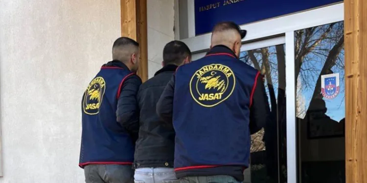 Elazığ’da 33 yıl kesinleşmiş hapis cezası bulunan şahıs yakalandı