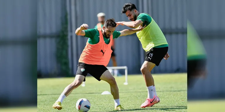 Bursaspor’da çalışmalar sürüyor