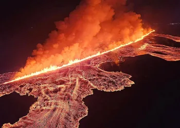 İzlanda’da 6. kez yanardağ patladı
