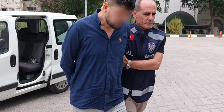 Dolandırıcılık yapan 2 kişi adliyeye sevk edildi