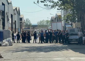 Bursa ovasına yapılan kaçak fabrikalar yıkılıyor