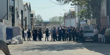 Bursa ovasına yapılan kaçak fabrikalar yıkılıyor