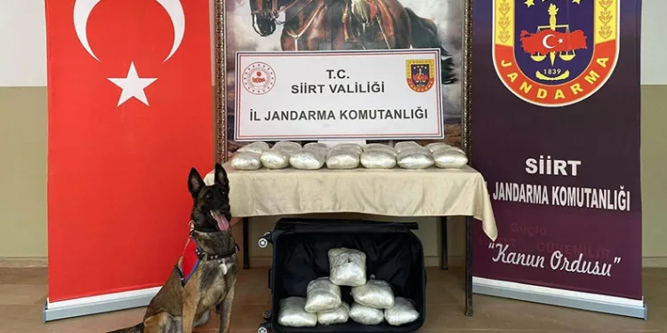 Emanet valizden 40 kilo uyuşturucu çıktı