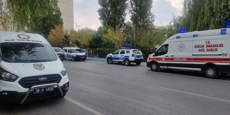 Akrabaların kavgası kanlı bitti: 1 yaralı