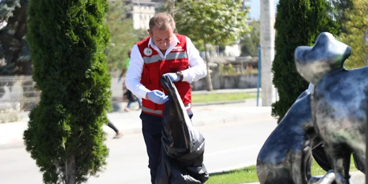 Bolu’da yere tüküren ve çöp atanlara ceza