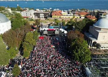 Ayasofya’da Filistin için destek mitingi