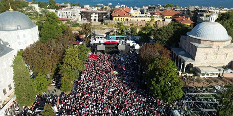 Ayasofya’da Filistin için destek mitingi