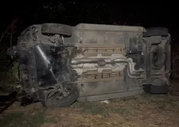 Bursa’da kontrolden çıkan araç viyadüğe uçtu: 3 yaralı