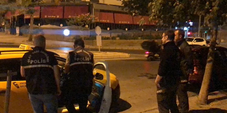 Laf atma kavgasında kan aktı: Baba öldü, oğlu yaralandı