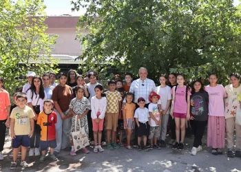Şadi Özdemir Minareliçavuş’ta yaz atölyelerine katıldı