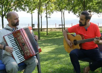 Depremde kaybettiği aşkına şarkı yazdı