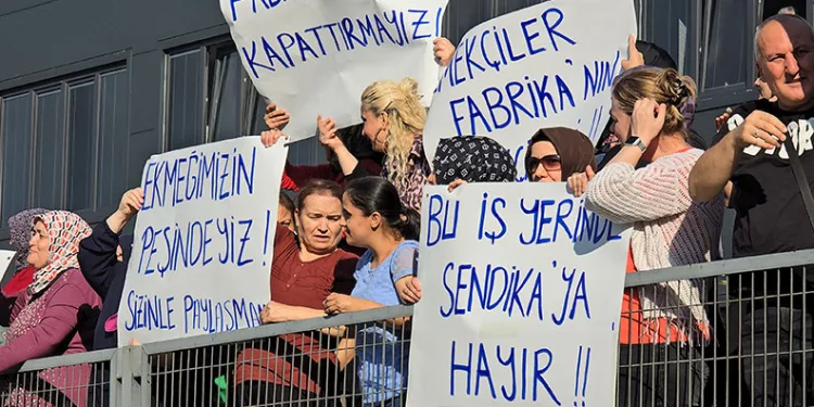 İşçiler sendikaya karşı eylem yaptı
