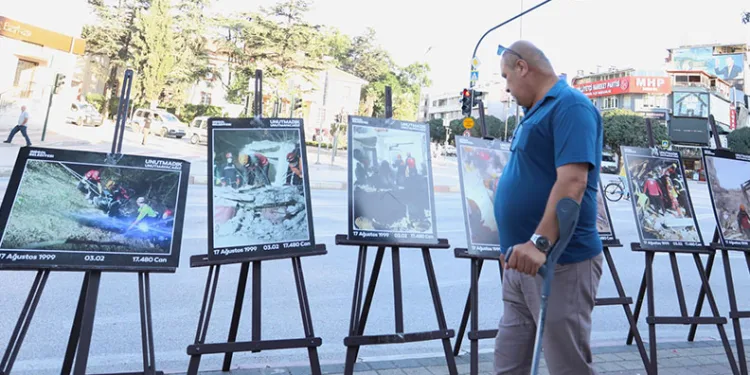 İnegöl’de 17 Ağustos depremi unutulmadı