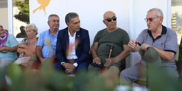 Şükrü Deviren, yaşlıları ziyaret etti