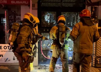 Bursa’da iş merkezinde yangın paniği