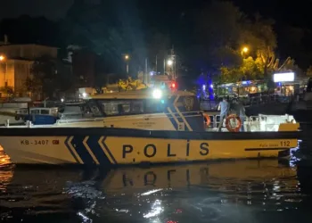 İstanbul’da tekne battı: Bir kişi aranıyor