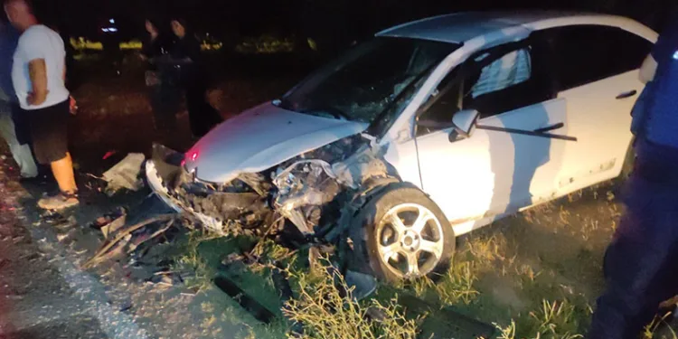 Bursa’da otomobiller kafa kafaya çarpıştı: 3 yaralı